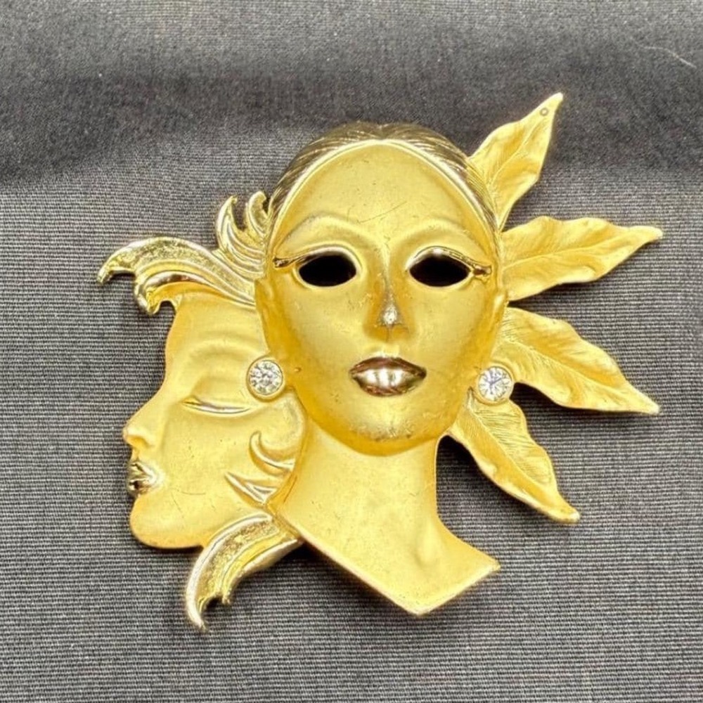 Vintage Art Deco Face Mask Brooch Gold Tone Mardi Gras Theater Clear Rhinestone